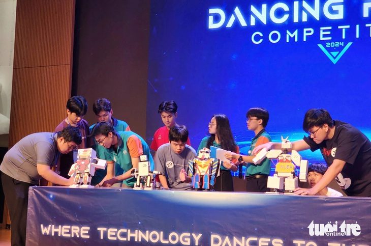 base64-17346070554681093637019 30 đội sinh viên tranh tài tại cuộc thi Dancing robot - Ảnh 1.